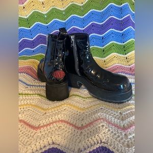 UNIF Dada platform boots